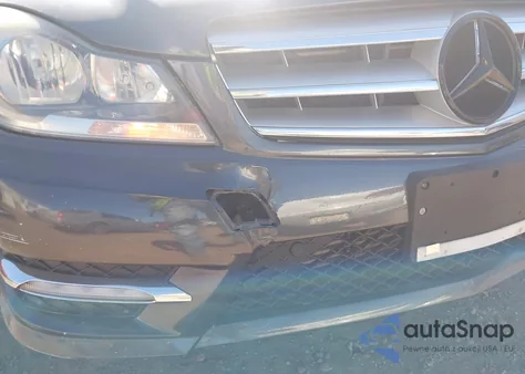 2013 Mercedes-Benz C 250 Sport из США, поврежденный, VIN WDDGF4HB3DA831119